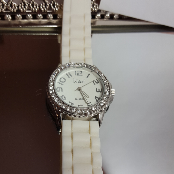 Vivani Watch Silicon Wrist Band Working Women white watches - Picture 1 of 8